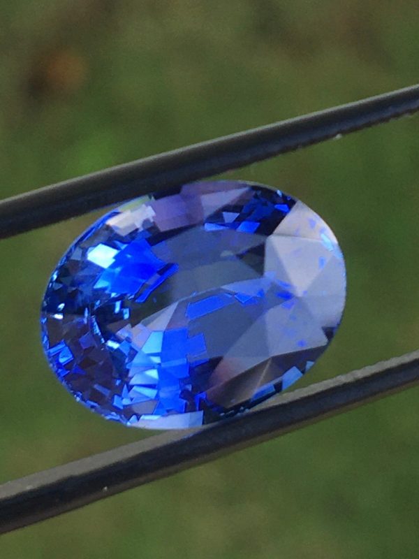 Ceylon Natural Sapphire by Sumuduni Gems